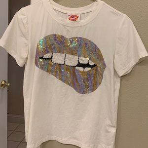 Sparkly lip tee